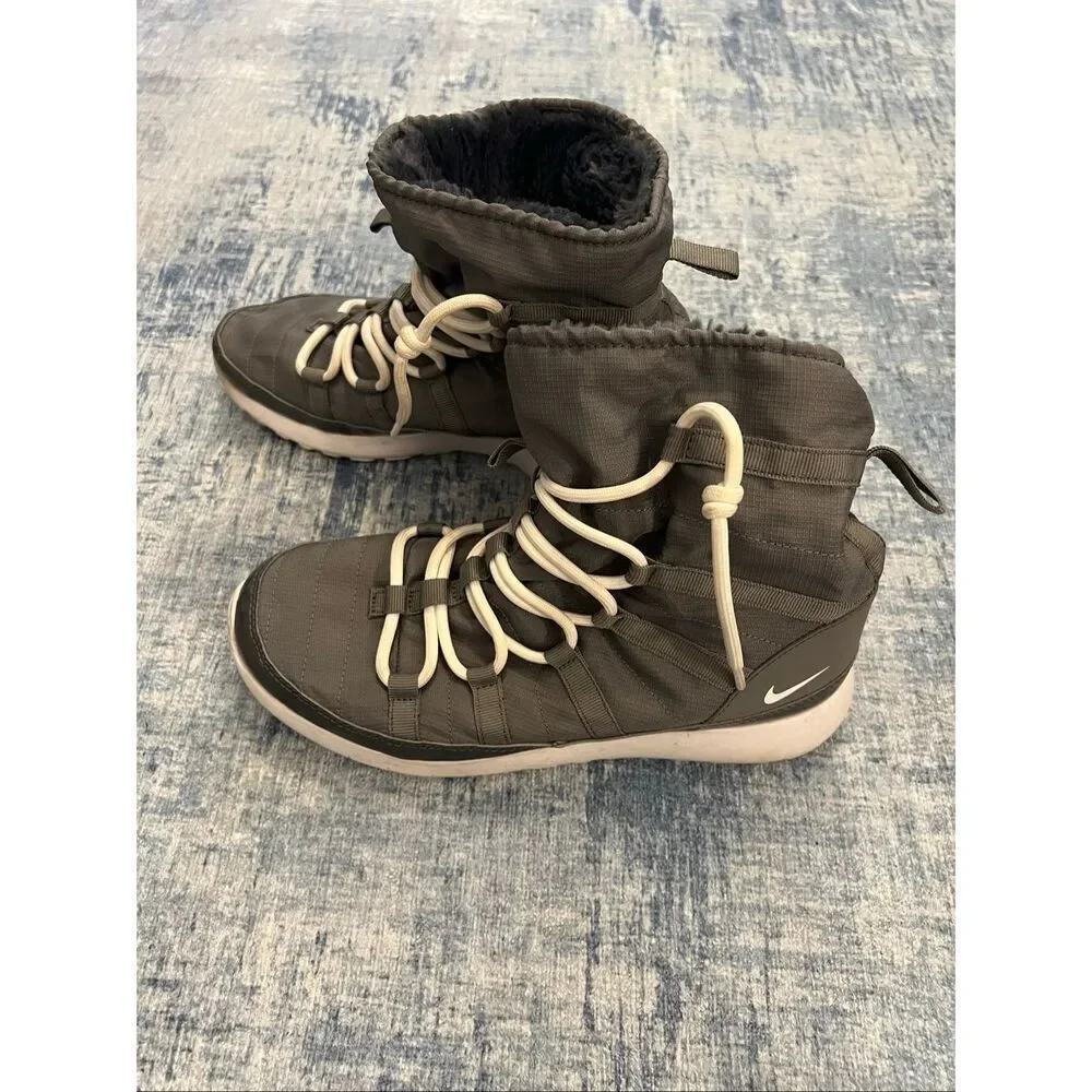 Nike Cool Gray White Roshe One Hi GS Faux Fur Winter Sneaker Boot 7Y Women's 8.5